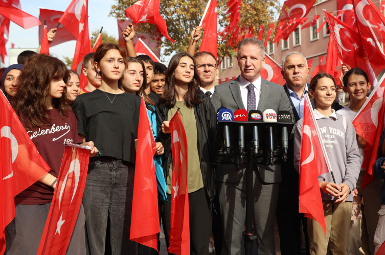 İstanbul, Cumhuriyet Bayramı için Türk bayraklarıyla süslendi