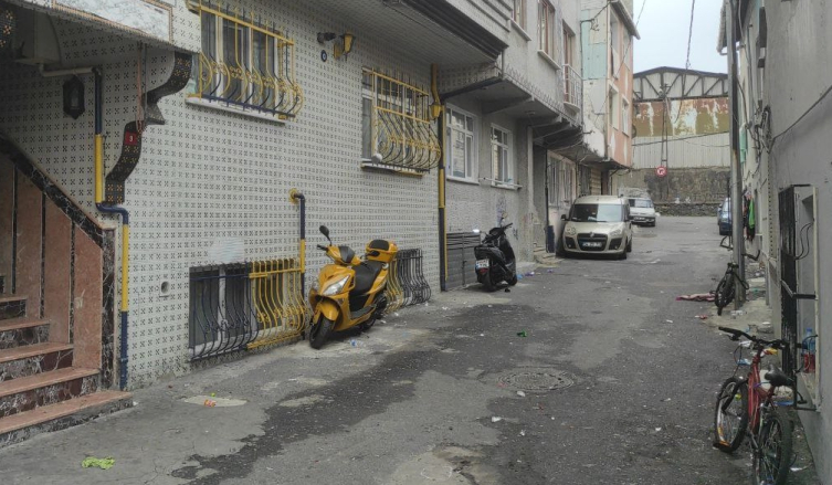 Gaziosmanpaşa'da pompalı tüfekle saldırı: 3 polis ve 1 bekçi yaralı