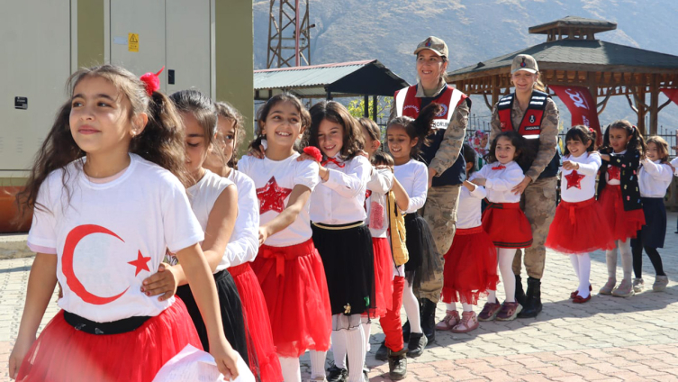 Jandarmadan köy okuluna ziyaret