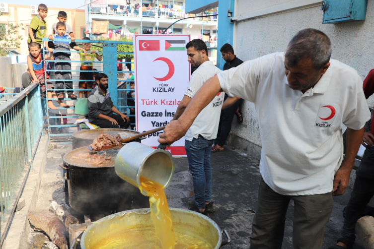 Türk Kızılay'dan Gazzeli sivillere yardım eli