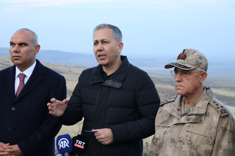 Bakan Yerlikaya Türkiye-İran güvenlik duvarını inceledi