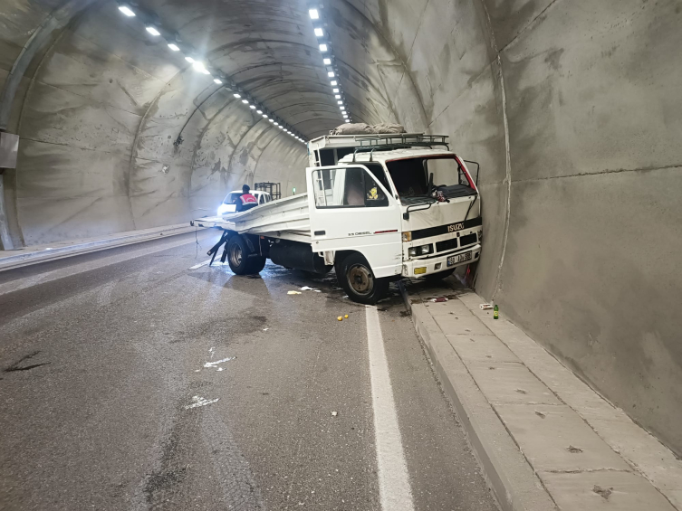 Malatya'da tünel girişinde trafik kazası: 2 yaralı