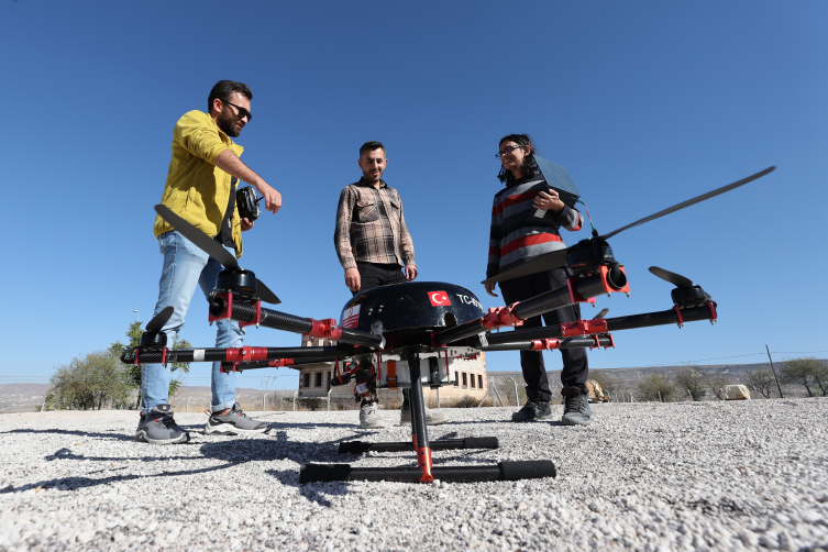 Dronlar hava trafiğini kontrol altına alabilecek