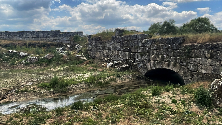 Aizanoi'deki 2 bin yıllık baraj kalıntıları turizme kazandırılacak