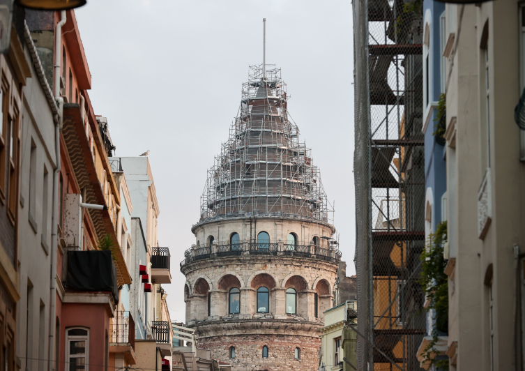 Galata Kulesi'nde restorasyon çalışmaları devam ediyor