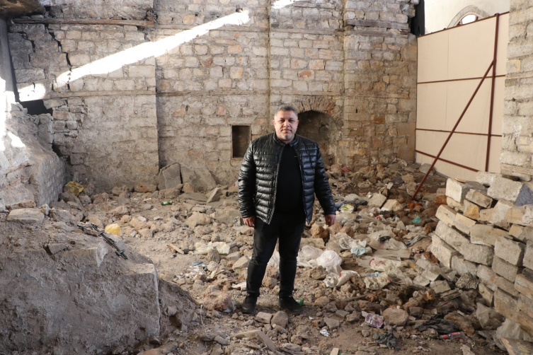 Depremde yıkılan asırlık lokanta, müşterilerini prefabrik yapıda ağırlıyor