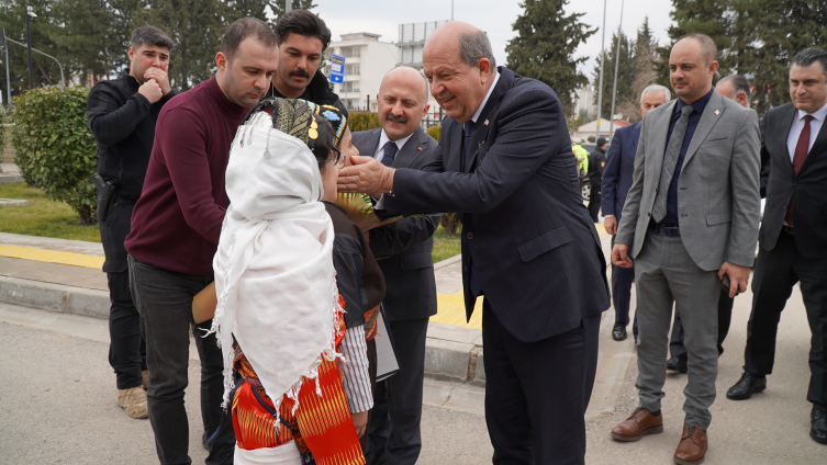 KKTC Cumhurbaşkanı Tatar, İsias Otel'in enkaz alanını ziyaret etti