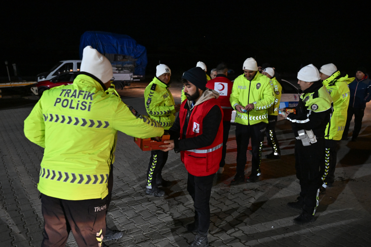 Van'da minibüsün üzerine çığ düştü: 1 ölü