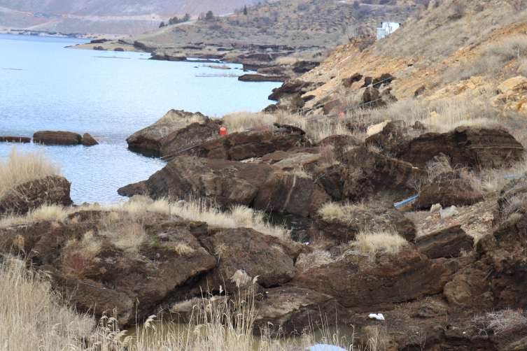 Adıyaman'da "yüzen adalar"ın kıyıya vurmaması için proje hazırlandı