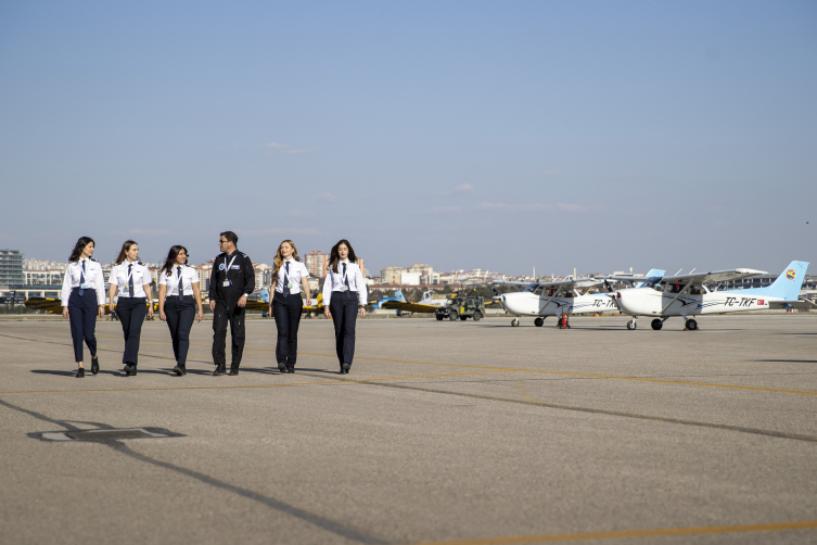 Kadın pilot adayı sayısı 3 kat arttı: 3 öğrenciden 1'i kadın