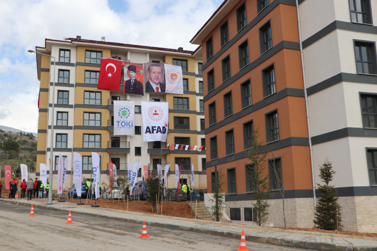 Deprem bölgesinde kurası çekilen konut sayısı 76 bine ulaştı