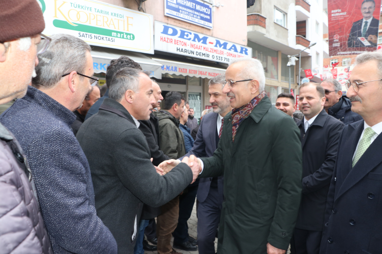 Bakan Uraloğlu Trabzon'da vatandaşlarla buluştu