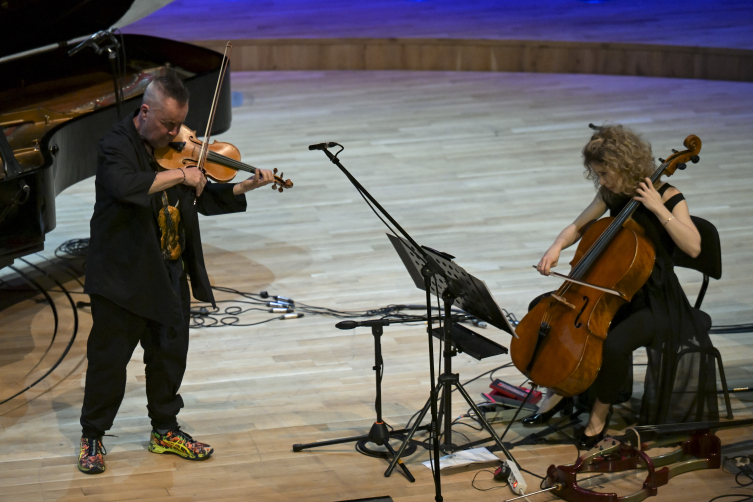 Keman sanatçısı Nigel Kennedy, CSO Ada Ankara'da müzikseverlerle buluştu