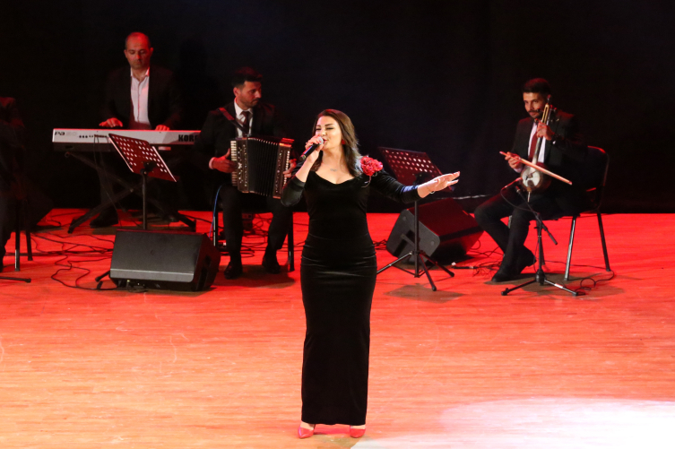 Kayseri'de Nahçıvan Devlet Filarmoni Orkestrası konser verdi