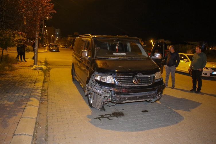 Uşak'ta trafik kazasında karı koca yaralandı