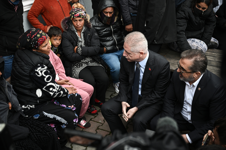 İstanbul'da su birikintisine düşerek hayatını kaybeden Edanur toprağa verildi