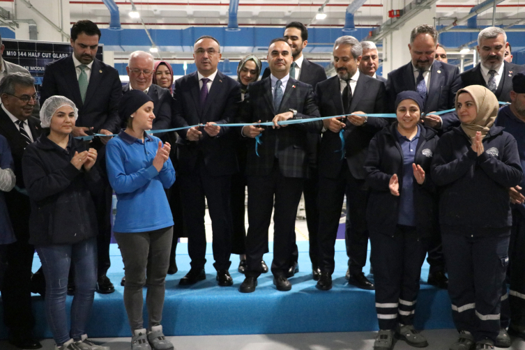 Bakan Kacır: Savunma sanayimizde 100 yıllık projeleri 22 yıla sığdırdık