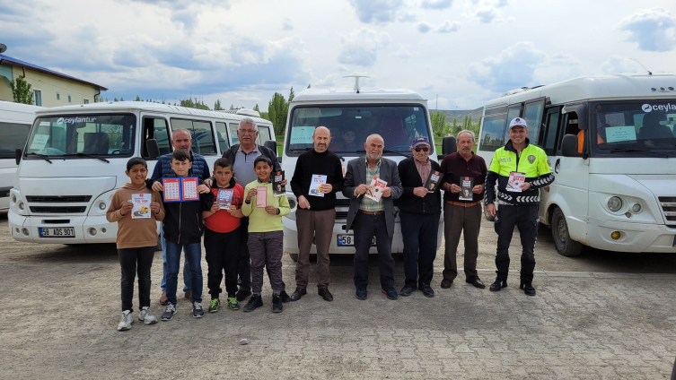 Sivas Ulaş'ta öğrencilere trafik eğitimi verildi