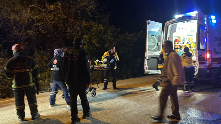 Tokat'ta iki araç kafa kafaya çarpıştı: 7 yaralı