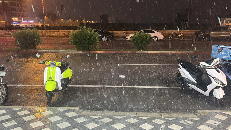 Hatay'da sağanak ve dolu etkili oldu