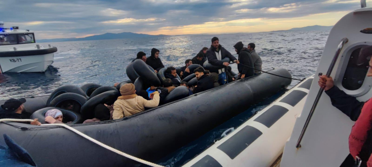 İzmir'de 160 düzensiz göçmen yakalandı