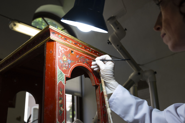 Topkapı Sarayı'nın 300 yıllık iki büyük saati restore ediliyor