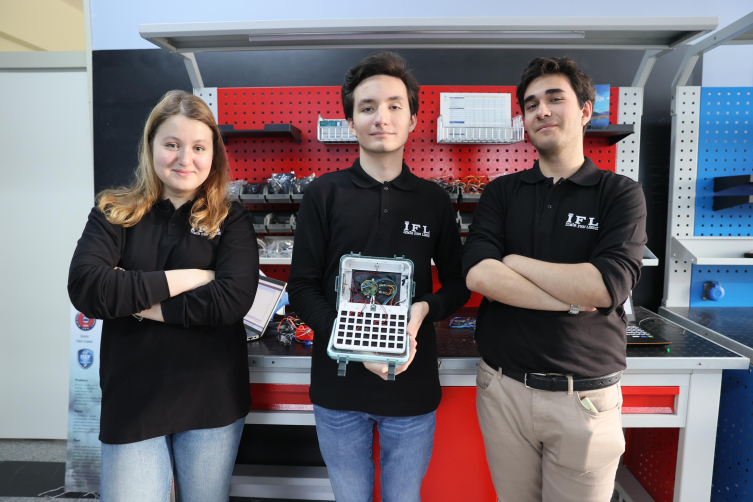 İzmir Fen Lisesi öğrencilerinin müsilaja karşı geliştirdiği uyarı cihazı ABD'de ödül aldı