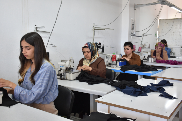 Şırnak'ın girişimci kadınları açtıkları atölyelerde istihdam sağlıyor
