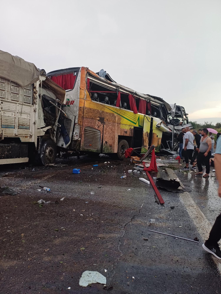 Mersin'de zincirleme kaza: 10 ölü, 40 yaralı