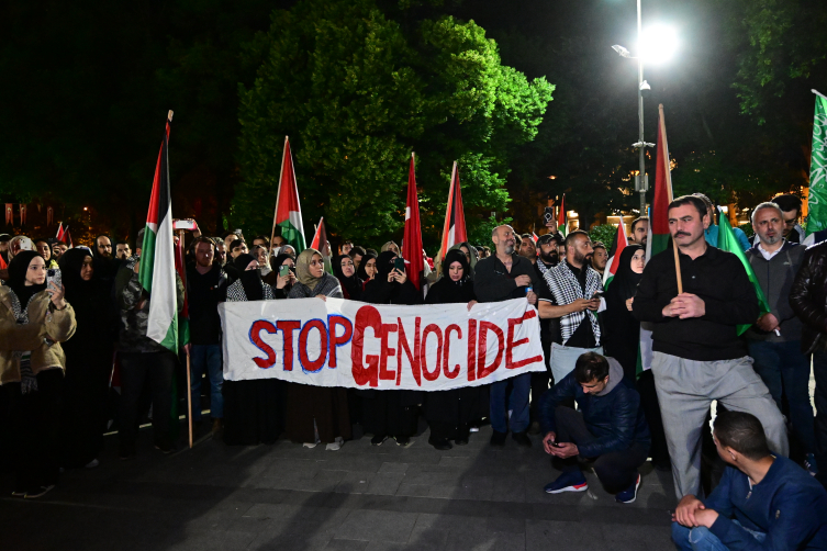 İsrail'in Gazze'ye saldırıları İstanbul'da protesto edildi