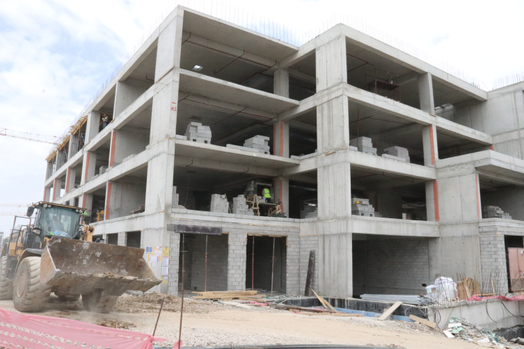 Depremden etkilenen Malatya'da çarşı projesiyle iş yeri ve konutlar inşa ediliyor
