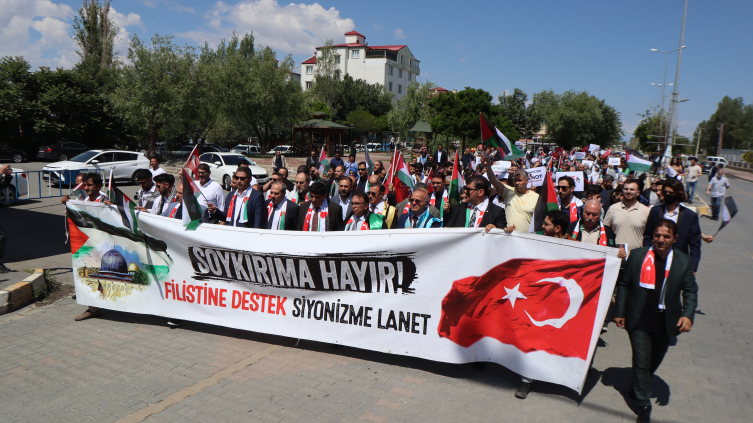 Iğdır'da üniversite öğrencileri Filistin'e destek için yürüdü