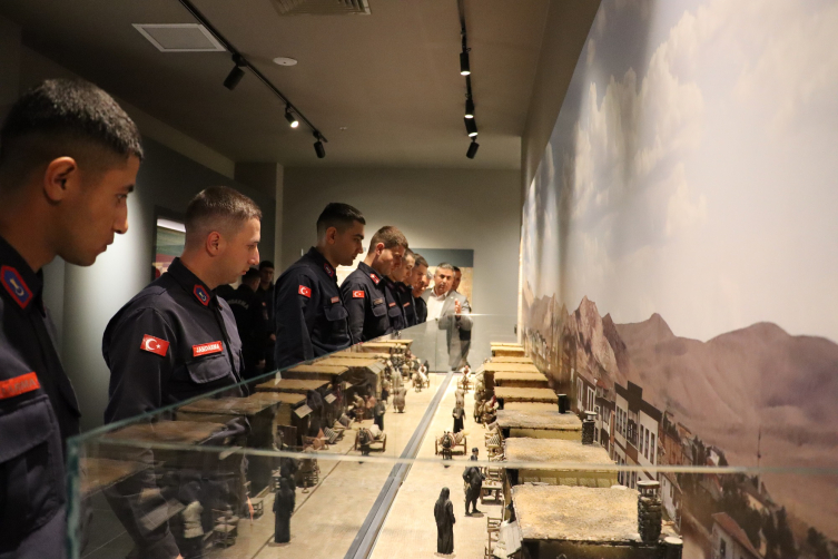 Kırşehir'de jandarma personeli müzeleri ziyaret etti