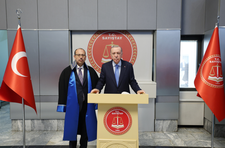 Cumhurbaşkanı Erdoğan: Milletle arasına duvar örenlerin gözünün yaşına bakmayız