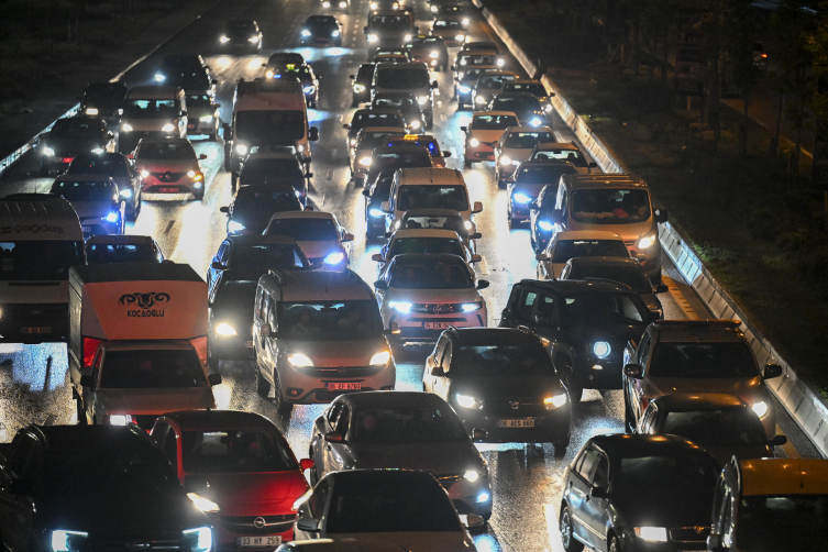Ankara'da sağanak etkili oldu: Ayaş yolu kontrollü olarak trafiğe açıldı