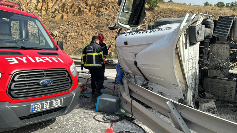 Kırklareli'nde tırın devrilmesi sonucu 1 kişi öldü, 1 kişi yaralandı