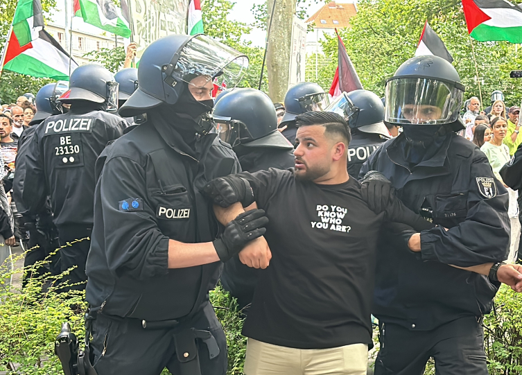 Almanya'da Filistin’e destek eyleminde çok sayıda göstericiye gözaltı