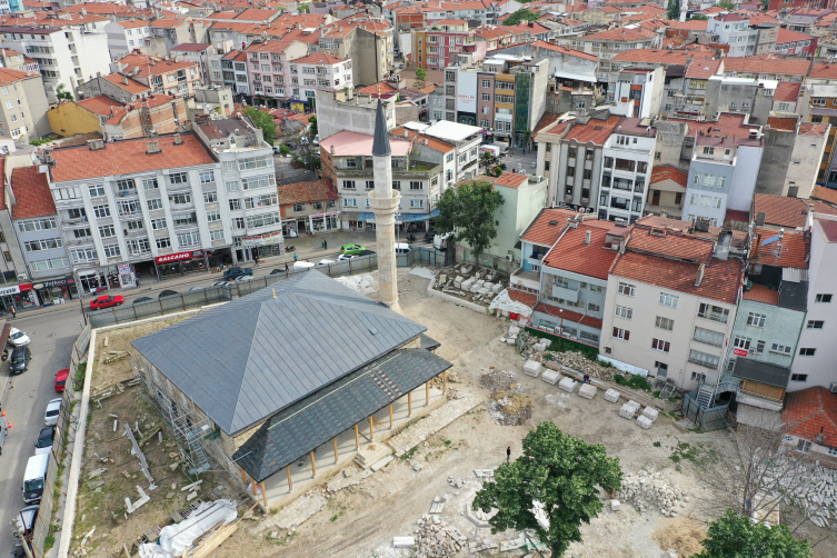 Tarihi Muradiye Camii'nin temel ve duvarları güçlendirildi