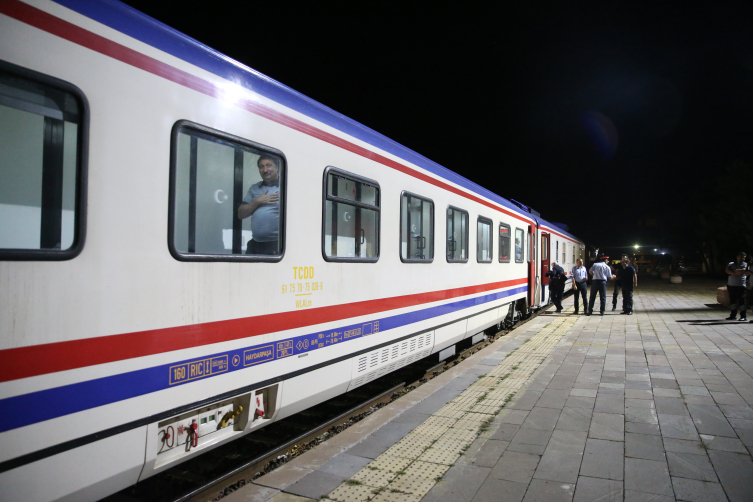 'Turistik Tatvan Treni' ilk seferini gerçekleştirdi