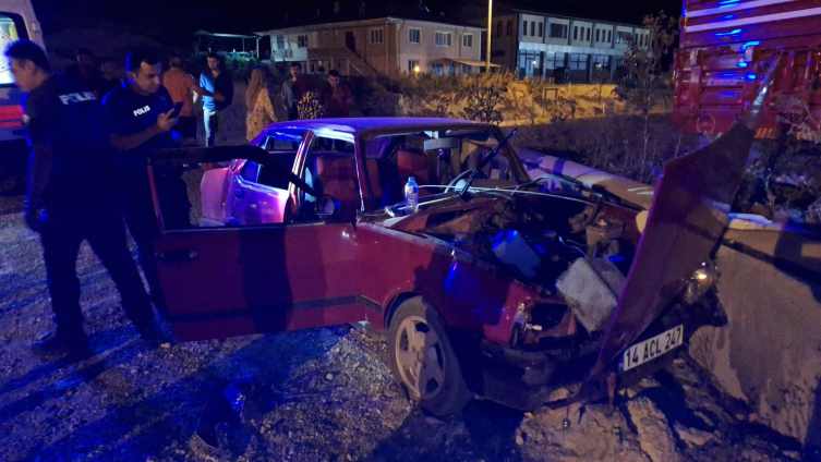 Bolu'da otomobil duvara çarptı: 1 ölü