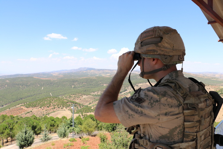 Kilis'te jandarma ekipleri orman yangınlarına karşı devriye görevi yapıyor