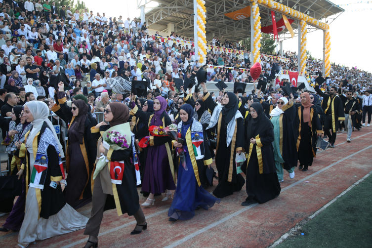 Malatya İnönü Üniversitesi'nin mezuniyet töreninde Filistin'e destek