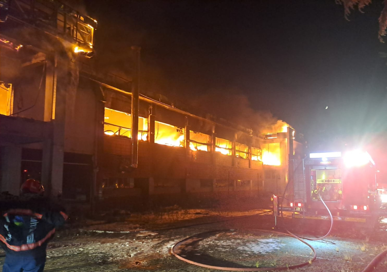 Sakarya'da fabrika yangını