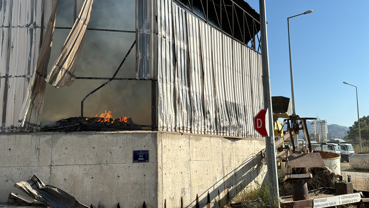 Aydın'da fabrika deposunda yangın