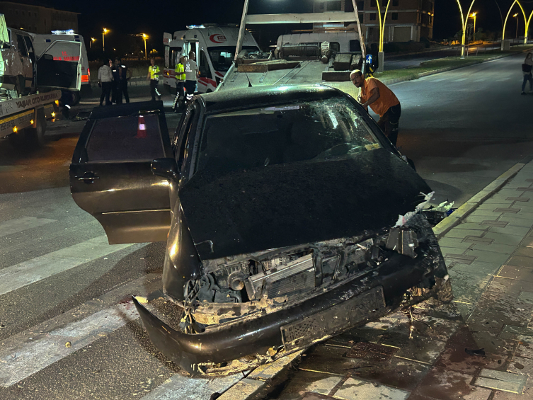 Uşak'ta trafik kazası: 6 yaralı