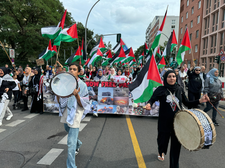 Berlin'de Filistin'e destek yürüyüşü