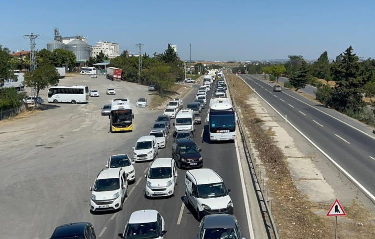 Silivri'de otluk alanda yangın