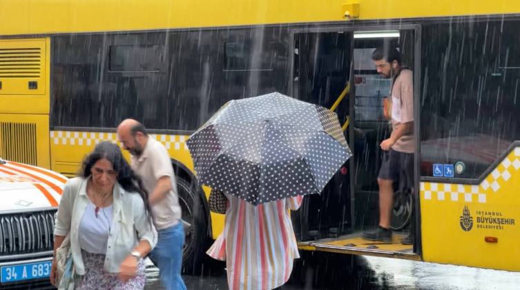 İstanbul'da bazı bölgelerde yağış etkili oldu