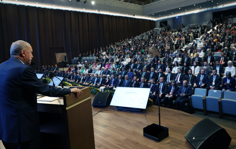 Erdoğan: Mavi Vatan'a sahip çıkma noktasında en küçük bir geri adım atmayacağız