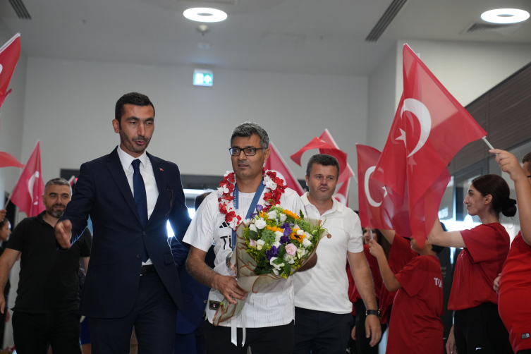 Yusuf Dikeç: Görünüşümüz rahat olabilir ama içimizde fırtınalar kopuyor